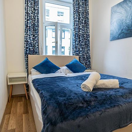 Modern Comforts: Chic Studio Apt Centrally Located Виена Екстериор снимка