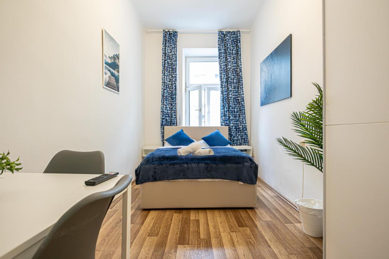 Modern Comforts: Chic Studio Apt Centrally Located Виена Екстериор снимка