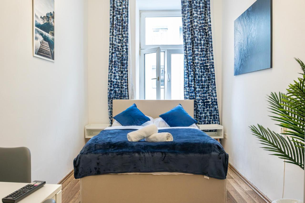 Modern Comforts: Chic Studio Apt Centrally Located Виена Екстериор снимка